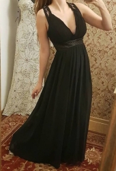 dlouhé černé společenské šaty sexy s holými zády