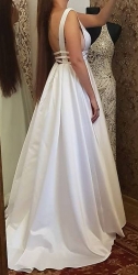 bílé hladké saténové sexy svatební šaty