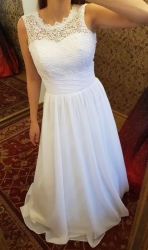 bílé šifonové svatební šaty s krajkové