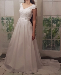bílé svatební šaty šifonové s krajkou