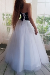 černobílé svatební šaty tylové princeznovské