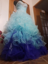 modré plesové šaty ombre duhové na maturitní ples