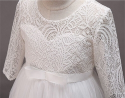 bílé luxusní šaty pro malou družičku s rukávem Anna