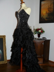Amidale černé plesové šaty