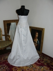 svatební šaty Dana