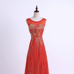 flitrové červené plesové zářivé zlaté společenské šaty třpytivé