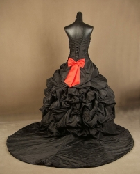 gothic černé plesové nebo svatební šaty
