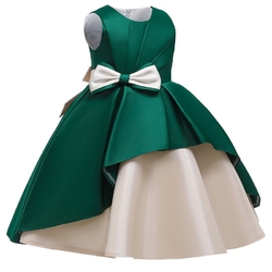 zelené luxusní šaty pro malou družičku saténové