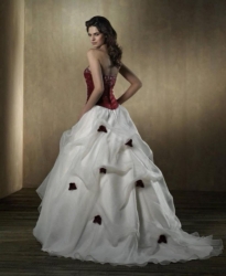 luxusní svatební šaty - sexy - bordó