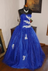 Modré plesové šaty na maturitní ples