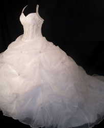 Nobles svatební šaty