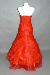 plesové šaty kolekce Yvettey s kanýry červené