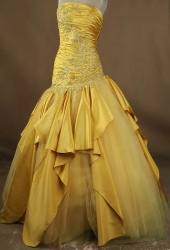 plesové šaty zlaté na maturitní ples Yvettey