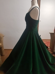   zelené plesové šaty sametové Scarlett