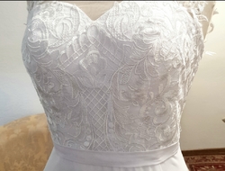 krajkové svatební šaty boho bílé