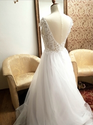  svatební šaty bílé tylové boho s korálky 