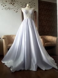   Svatební šaty vyšívané korálky Monika