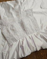 svatební šaty bílé s krajkou Adele