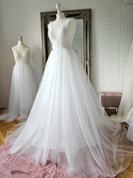  bílé tylové svatební šaty Amia