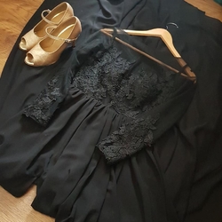  černé plesové krajkové sexy průhledné společenské šaty s rukávy