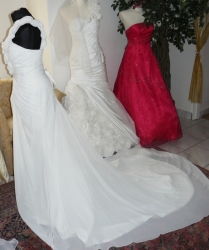 svatební šaty antické Yvettey