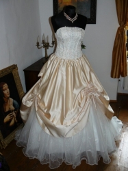 svatební šaty Bizante