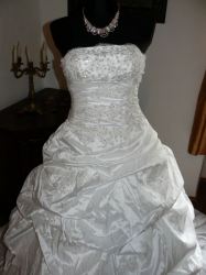 svatební šaty Rebeca smetanové