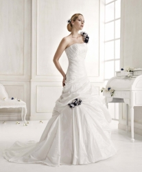 svatební šaty Italia 5523