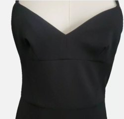  Vera Wang černé společenské šaty