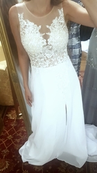  průsvitné svatební krajkové boho šaty 
