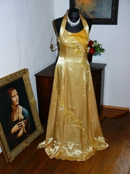 Zlaté vyšívané společenské šaty XL