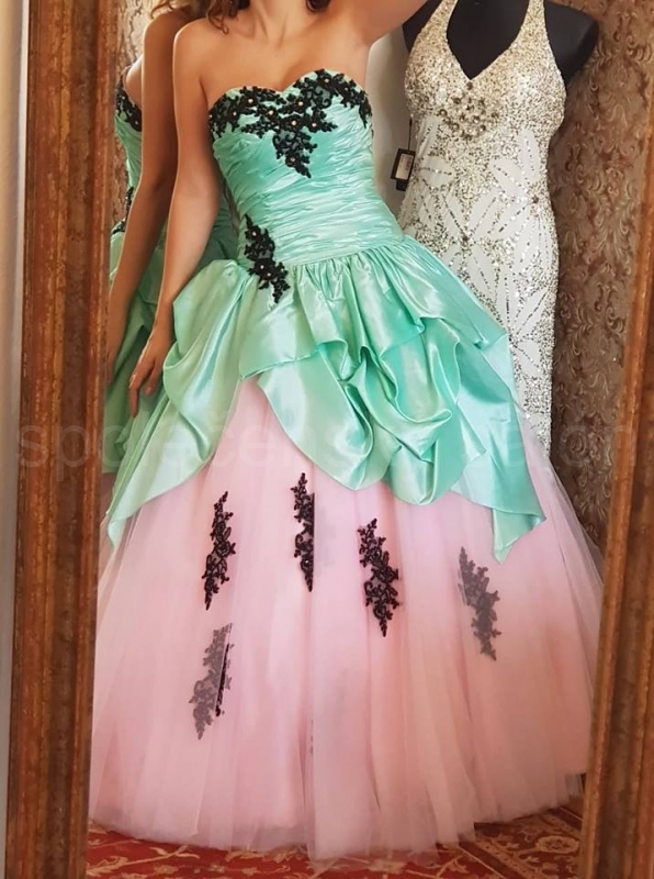 plesové šaty na maturitní ples pastelové růžové