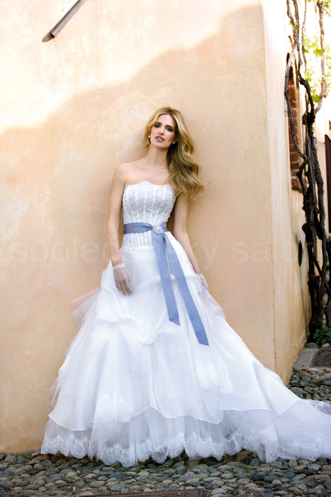 svatební šaty Italia 5479