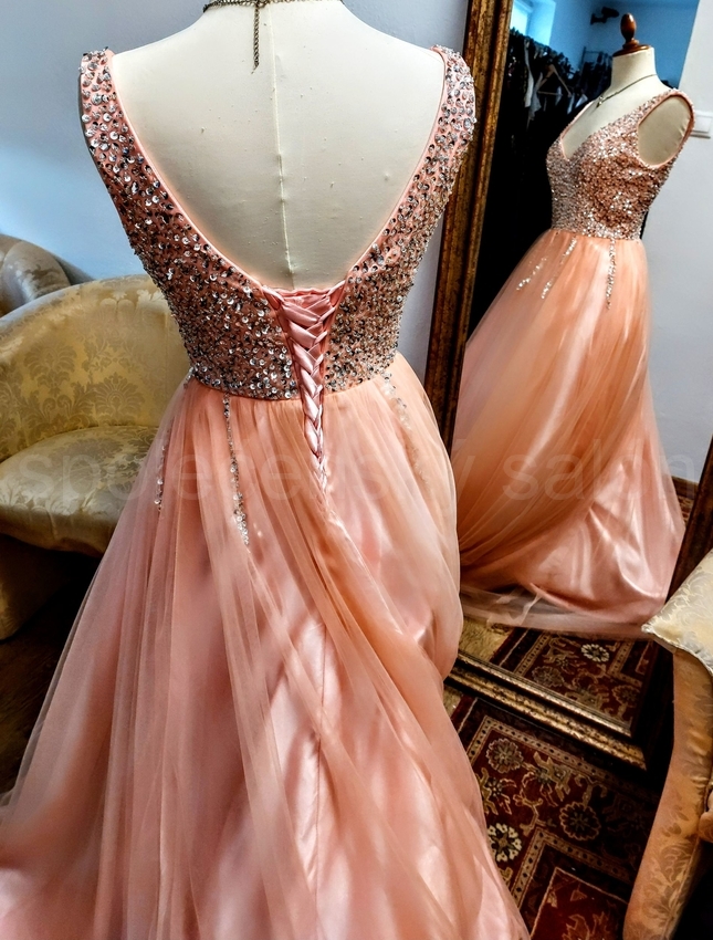  meruňkové pudrové plesové šaty s korálky na ramínka 