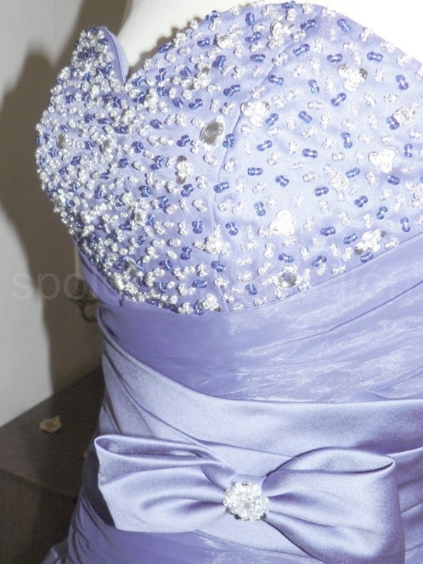 Agenera fialové šaty na maturtiní ples 
