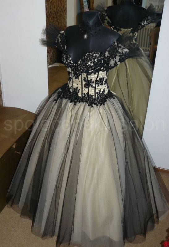 Draculia gothic černé plesové šaty