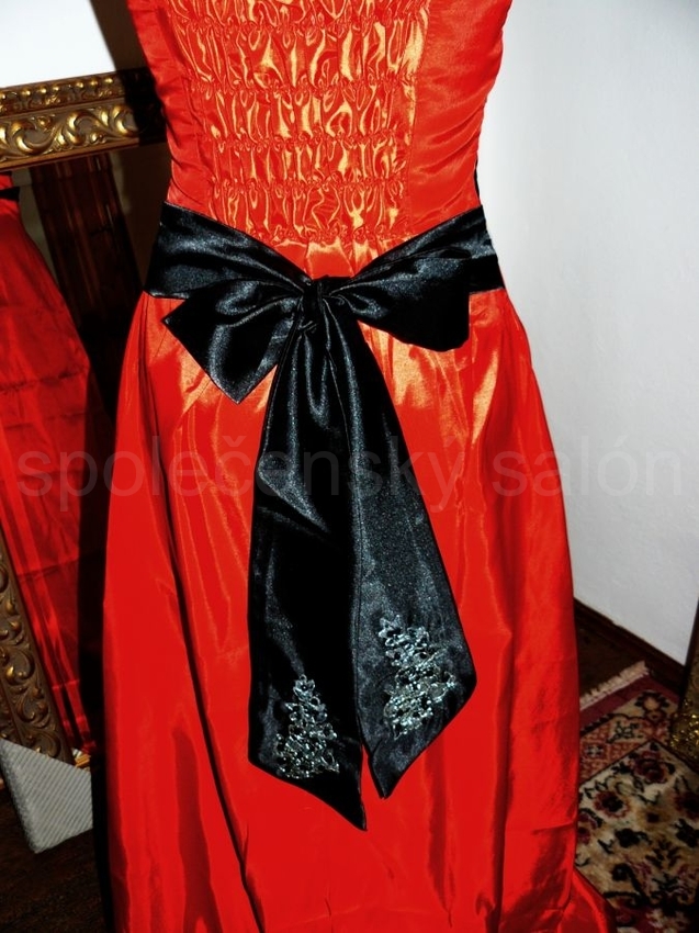 Granada společenské šaty M