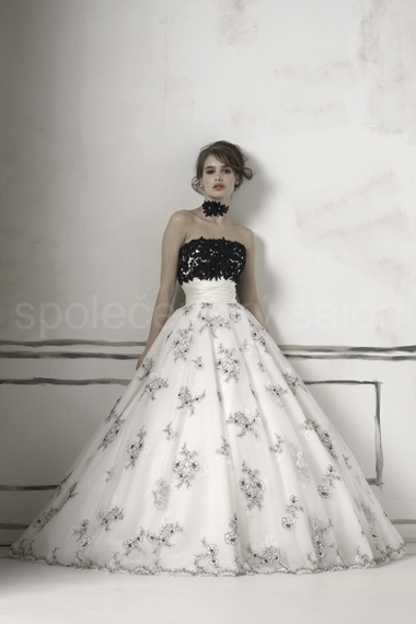 luxusní svatební černobílé šaty Rosline