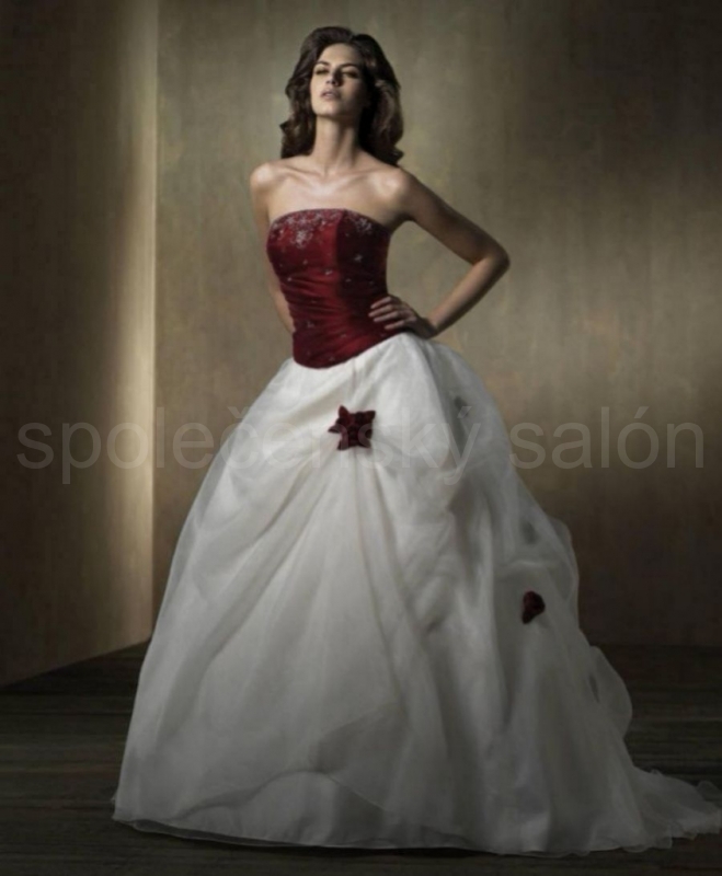 luxusní svatební šaty - sexy - bordó