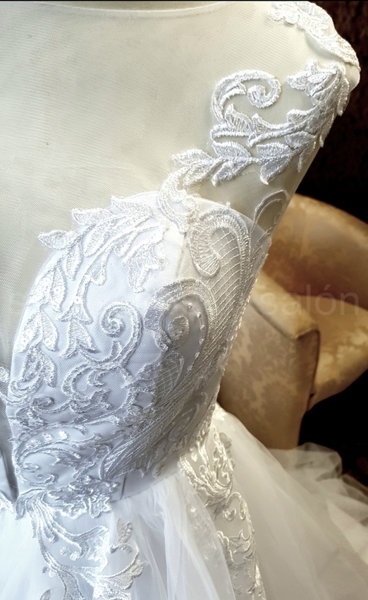 svatební šaty bílé s krajkou Dorothea