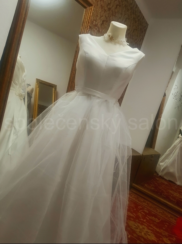Svatební smetanové hladké šaty s tylovou vrstvou + 1200Kč