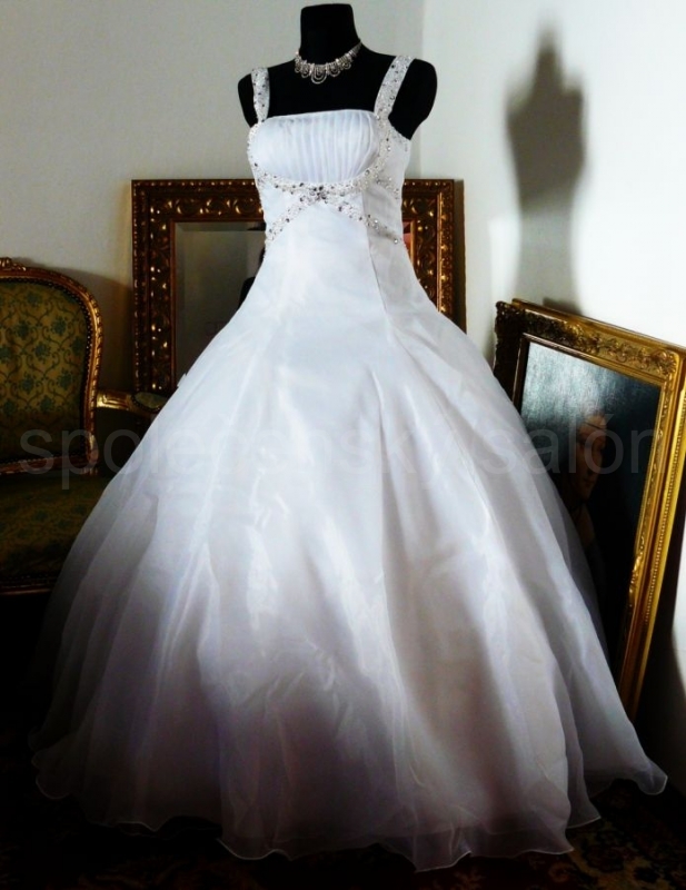 svatební šaty Antonie