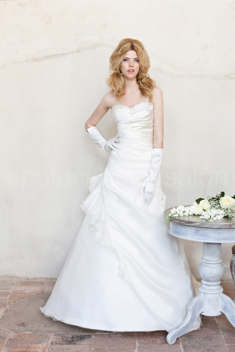 svatební šaty Italia 5483