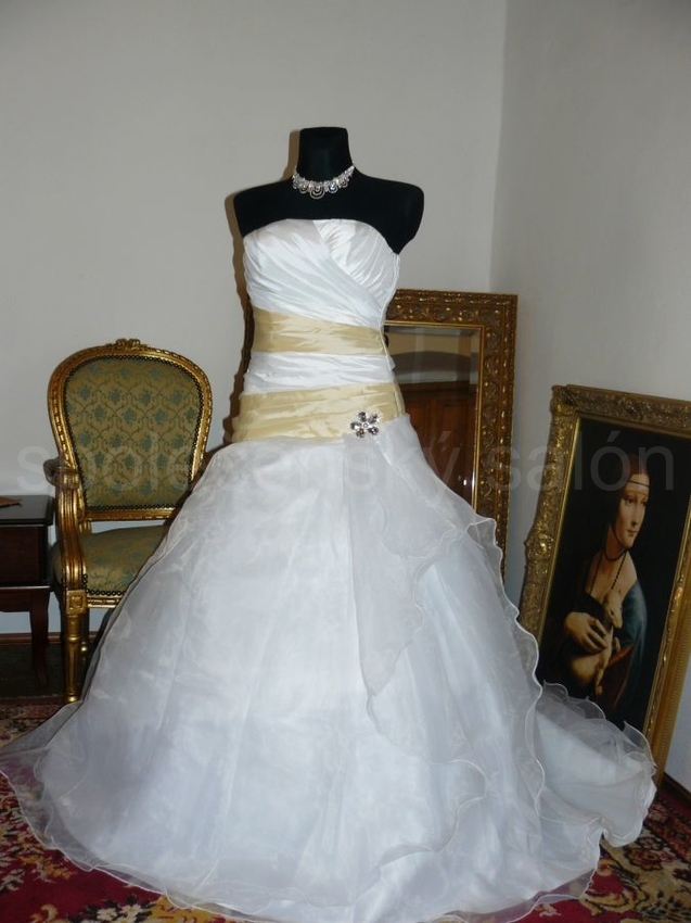 svatební šaty Silbilla