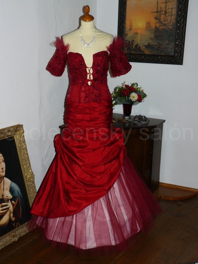 Vampire gothic rudé plesové šaty
